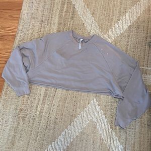 ALO cutoff sweater sz M